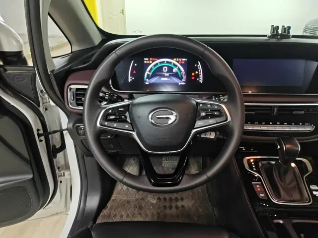 GAC Trumpchi M6 — Фото автомобиля 10