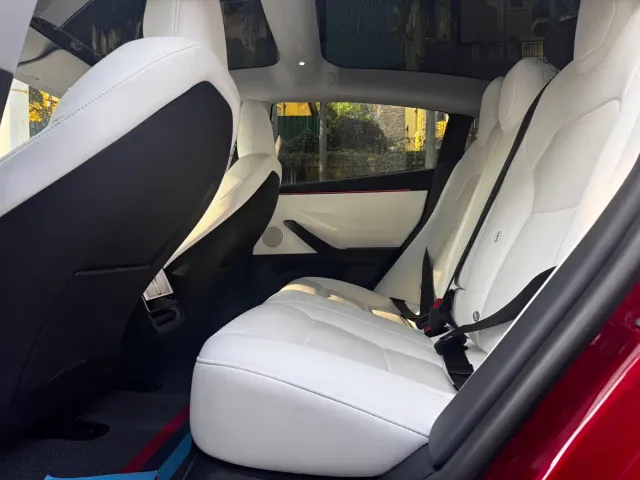 Tesla Model 3 — Фото автомобиля 7