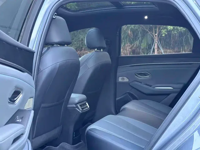 BYD Qin L — Фото автомобиля 10