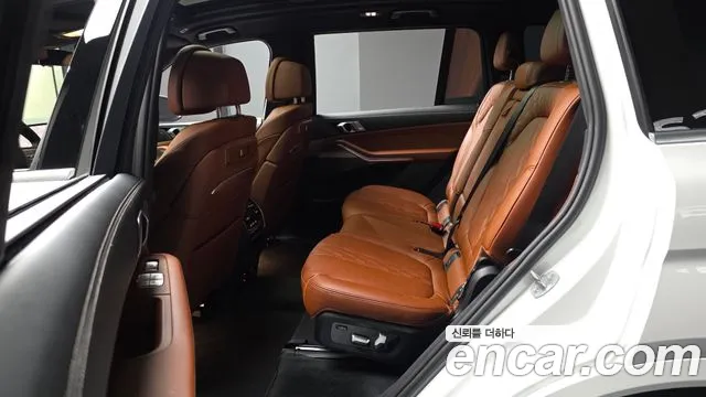 BMW X7 — Фото автомобиля 11