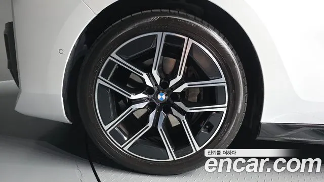BMW 7 Series G70 — Фото автомобиля 5