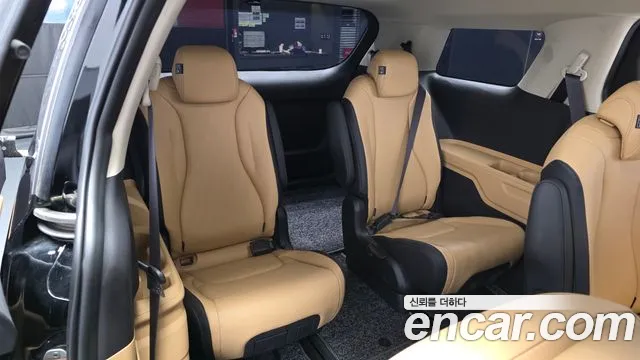 Kia Carnival Generation 4 — Фото автомобиля 12