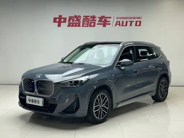 Фотография автомобиля — BMW iX1