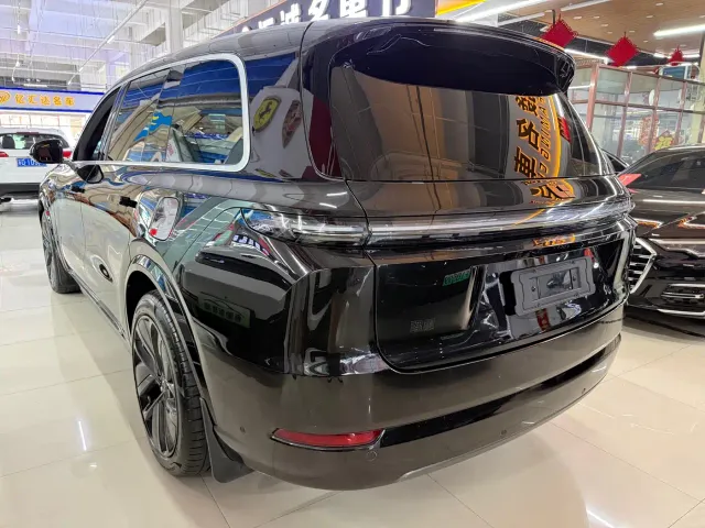 Li Auto L9 — Фото автомобиля 7