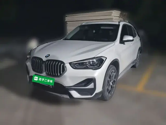 Фотография автомобиля — BMW X1