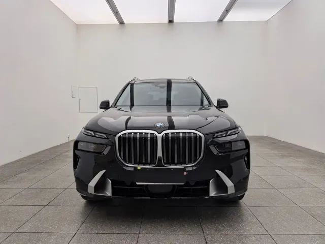 BMW X7 — Фото автомобиля 2
