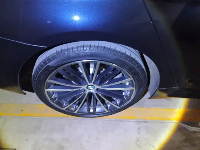 BMW 5 Series — Фото автомобиля 6