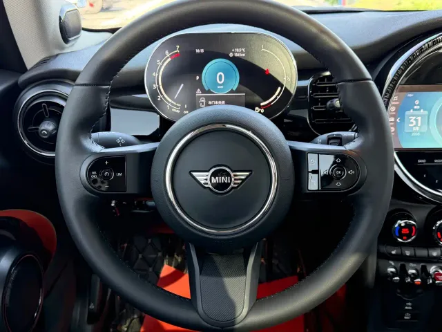 MINI Hatch — Фото автомобиля 10