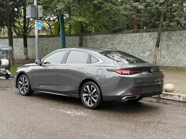 Changan Eado — Фото автомобиля 2