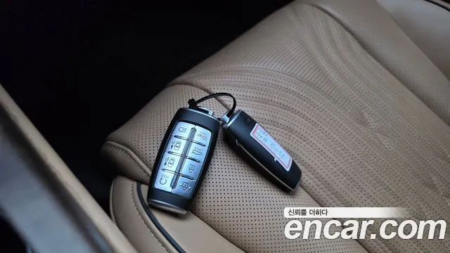 Genesis G80 Бензин 2.5 турбо AWD — Фото автомобиля 4