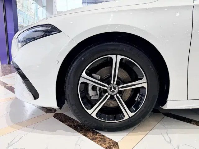 Mercedes-Benz A-Class — Фото автомобиля 21