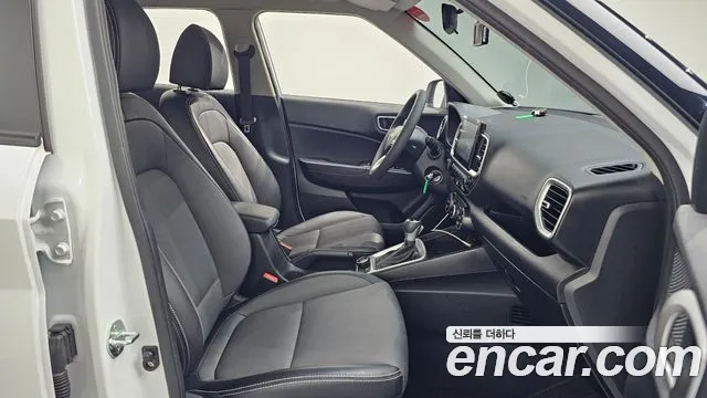 Hyundai Venue — Фото автомобиля 17