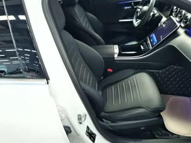 Mercedes-Benz C-Class — Фото автомобиля 24