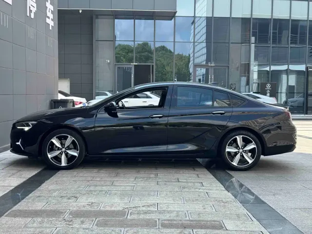 Buick Regal — Фото автомобиля 4