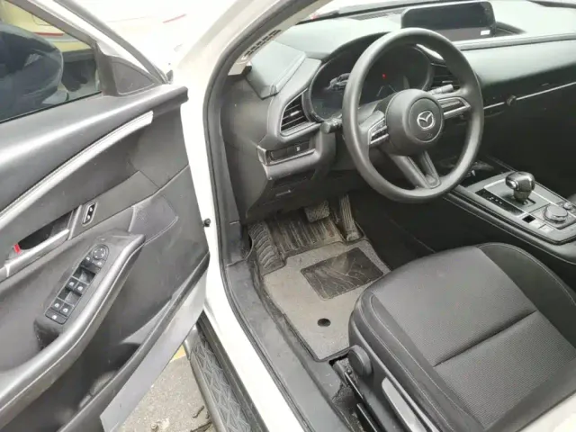 Mazda CX-30 EV — Фото автомобиля 15