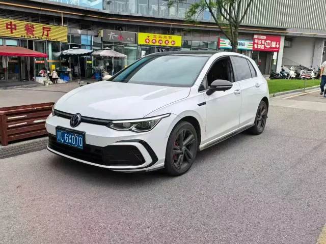 Фотография автомобиля — Volkswagen Golf