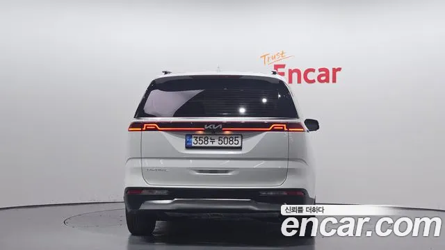 Kia Canival — Фото автомобиля 4