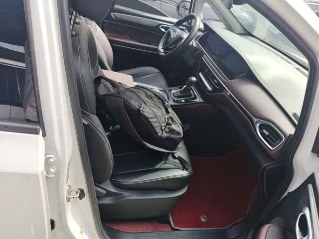 GAC Trumpchi M6 — Фото автомобиля 24
