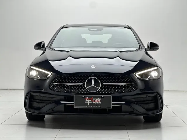 Mercedes-Benz C-Class — Фото автомобиля 2