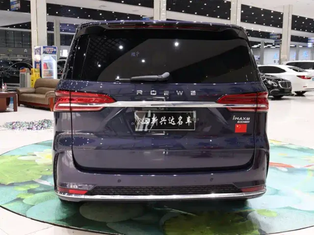 Roewe iMAX8 — Фото автомобиля 5