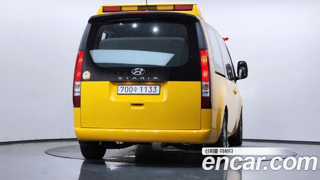 Hyundai Staria Staria 2WD Школьный автобус — Фото автомобиля 4
