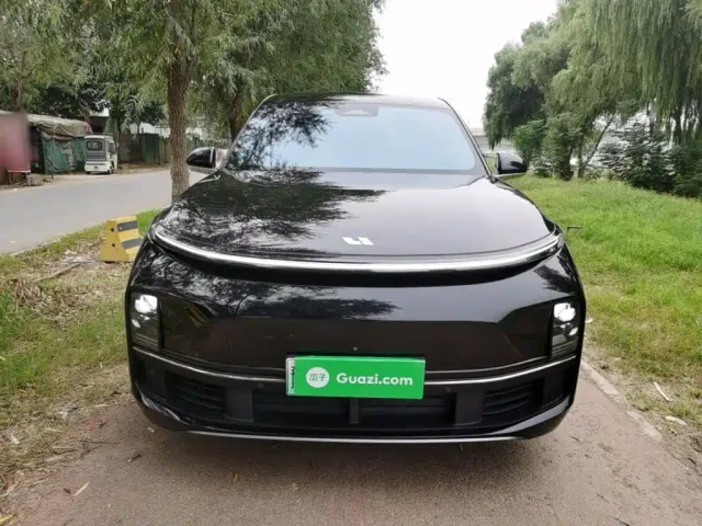 Li Auto L8 — Фото автомобиля 2