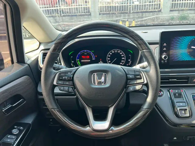 Honda Odyssey — Фото автомобиля 12