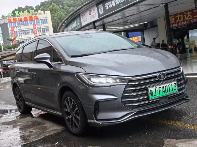 BYD Song MAX — Фото автомобиля 8