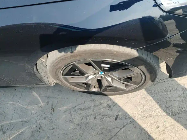 BMW 5 Series — Фото автомобиля 6