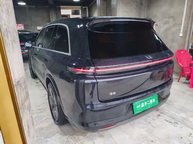 Li Auto L8 — Фото автомобиля 4