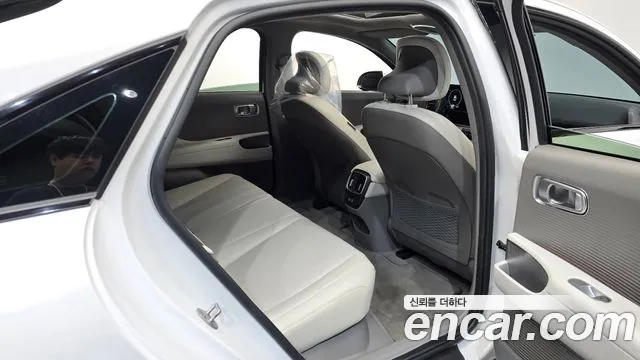 Hyundai Ioniq 6 — Фото автомобиля 11