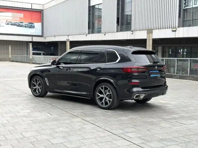 BMW X5 — Фото автомобиля 3