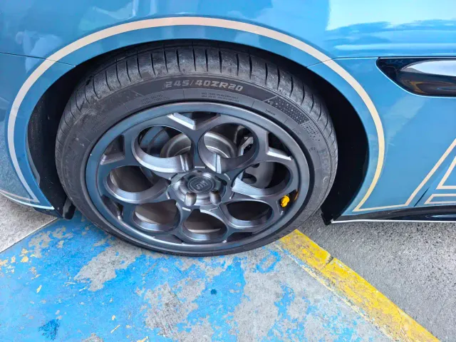 Xiaomi SU7 — Фото автомобиля 2