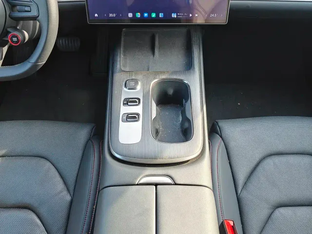 Xiaomi SU7 — Фото автомобиля 24