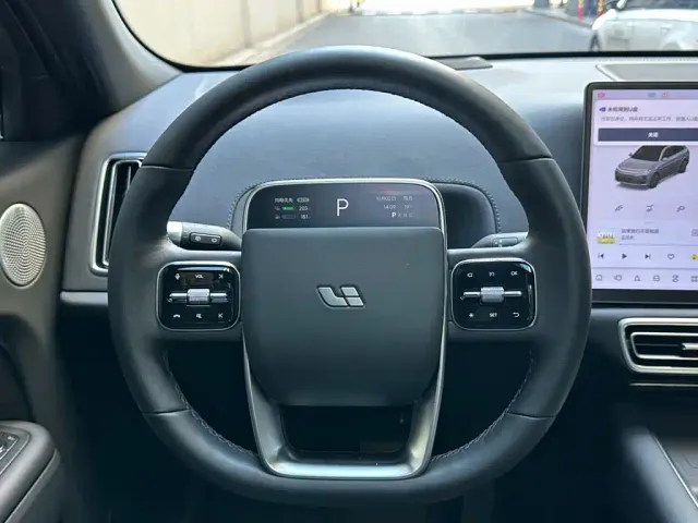 Li Auto L7 — Фото автомобиля 12