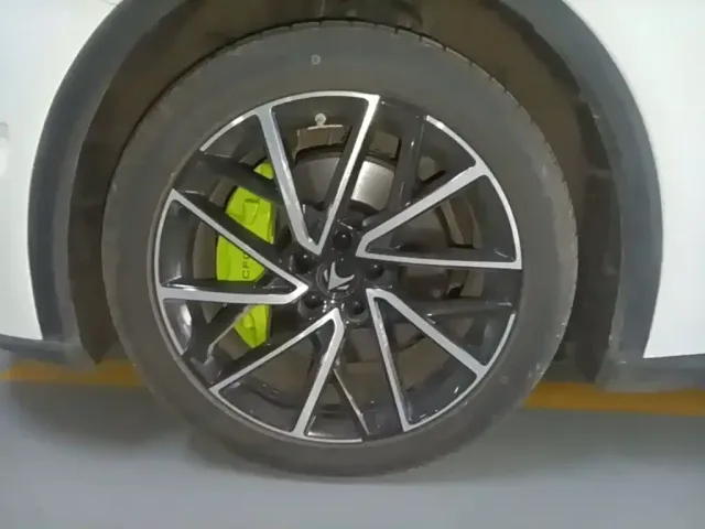 ARCFOX Arcfox Alpha S5 2024 560MAX 185kW — Фото автомобиля 22