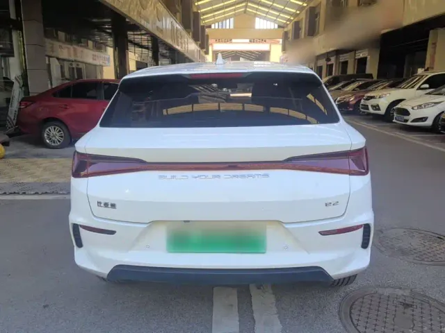 BYD e2 — Фото автомобиля 5