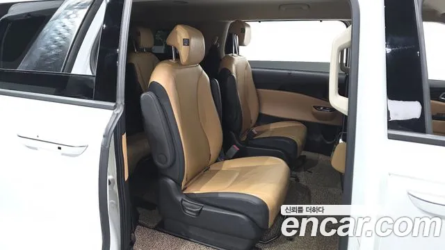 Kia Carnival 4th Gen — Фото автомобиля 11
