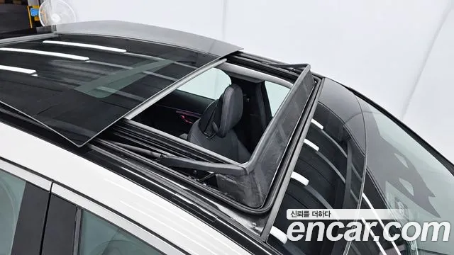 Mercedes-Benz E-Class — Фото автомобиля 12