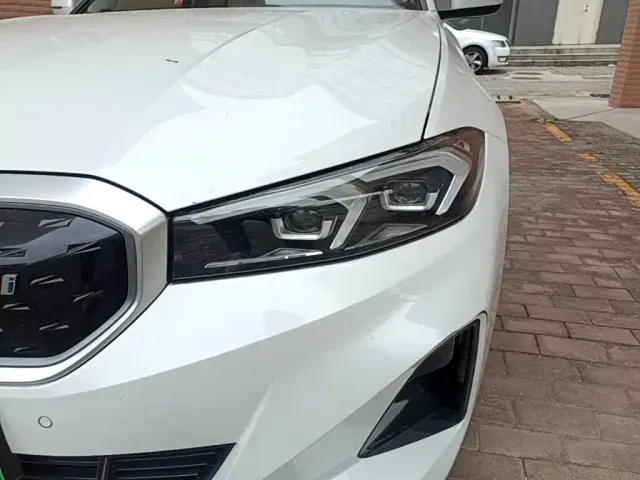 BMW i3 — Фото автомобиля 23