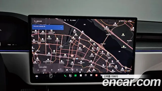 Tesla Model S — Фото автомобиля 14