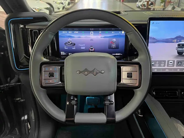 BYD FangChengBao Leopard 5 — Фото автомобиля 10