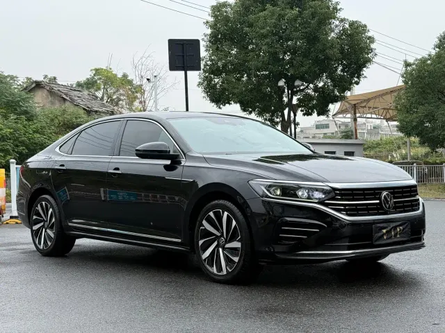 Volkswagen Passat — Фото автомобиля 3