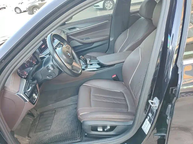 BMW 5 Series — Фото автомобиля 14
