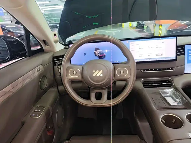 IM Motors LS6 — Фото автомобиля 10