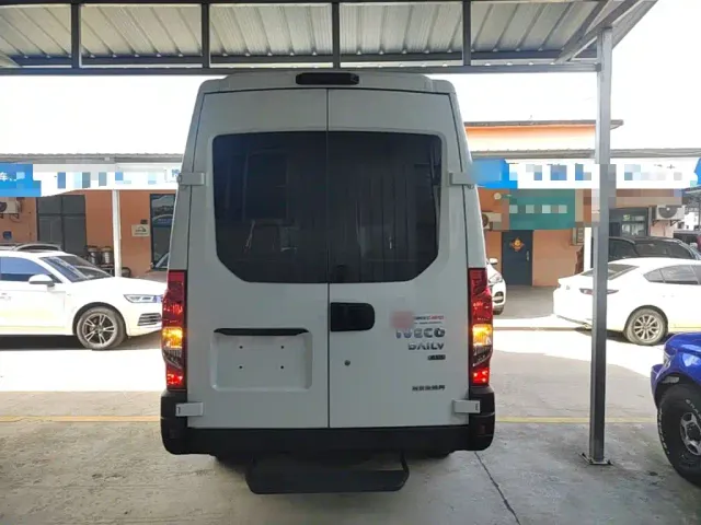 Iveco Daily — Фото автомобиля 3