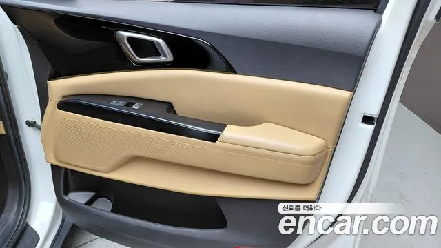 Kia Carnival Generation 4 — Фото автомобиля 14