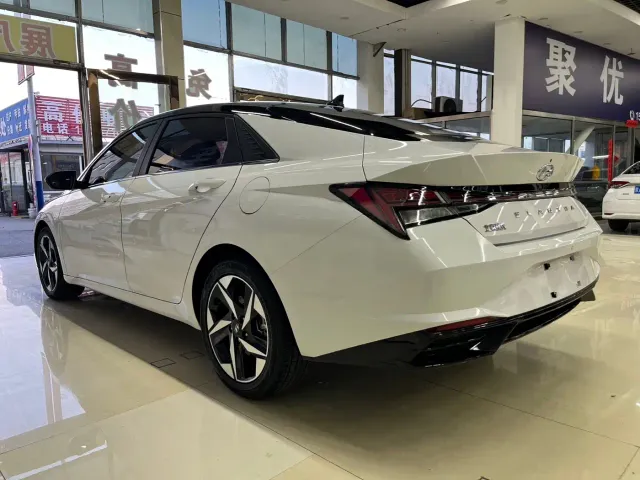 Hyundai Elantra — Фото автомобиля 6