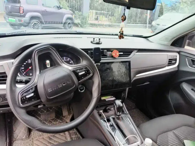 Roewe RX3 — Фото автомобиля 12