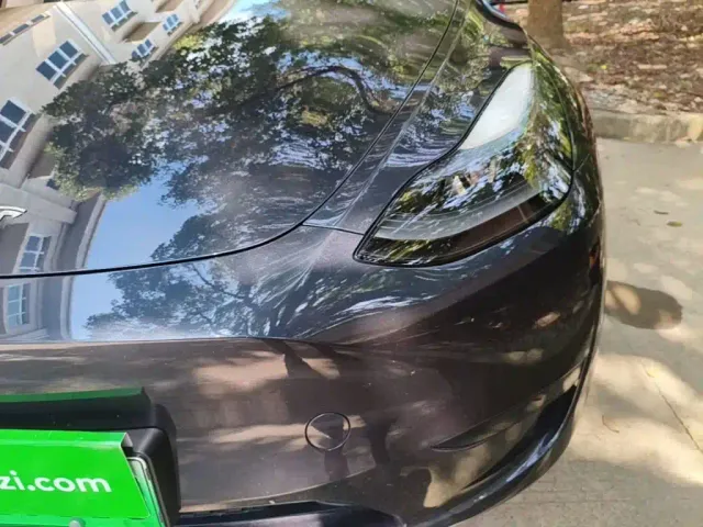 Tesla Model Y — Фото автомобиля 23